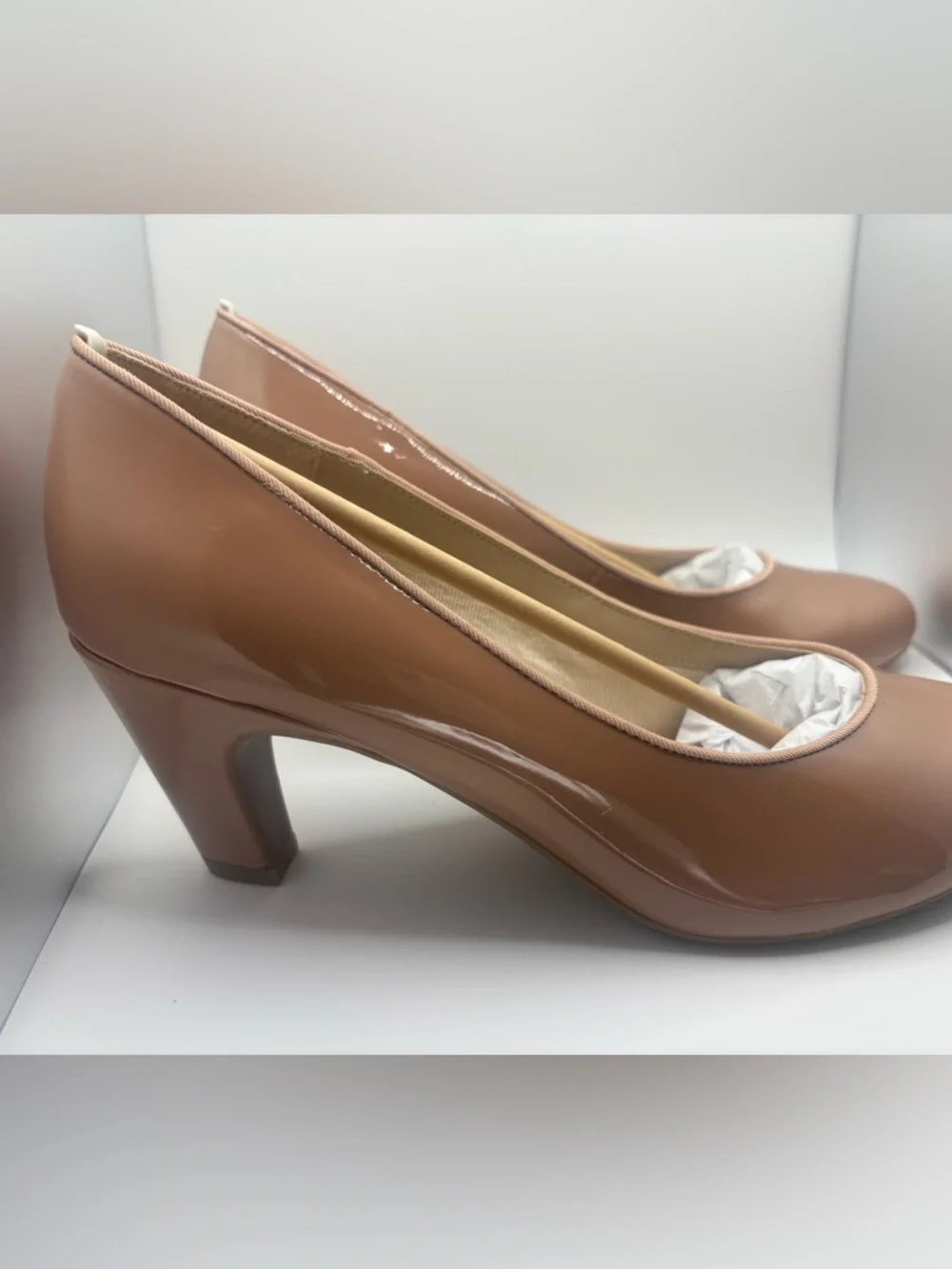 Life Stride Glossy Nude Patent Pump